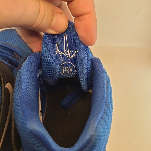 Nike Kyrie 2 Brotherhood Size 7 Youth or 8.5 Woman's - Picture 5 of 8